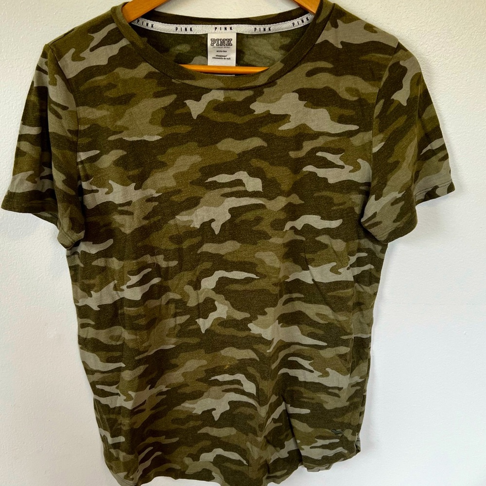 VICTORIAS SECRET camo crew neck t-shirt
